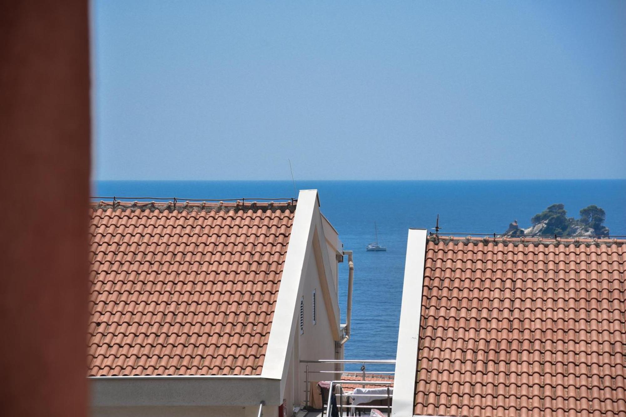 Vila Apartments Lidija Petrovac Exterior foto