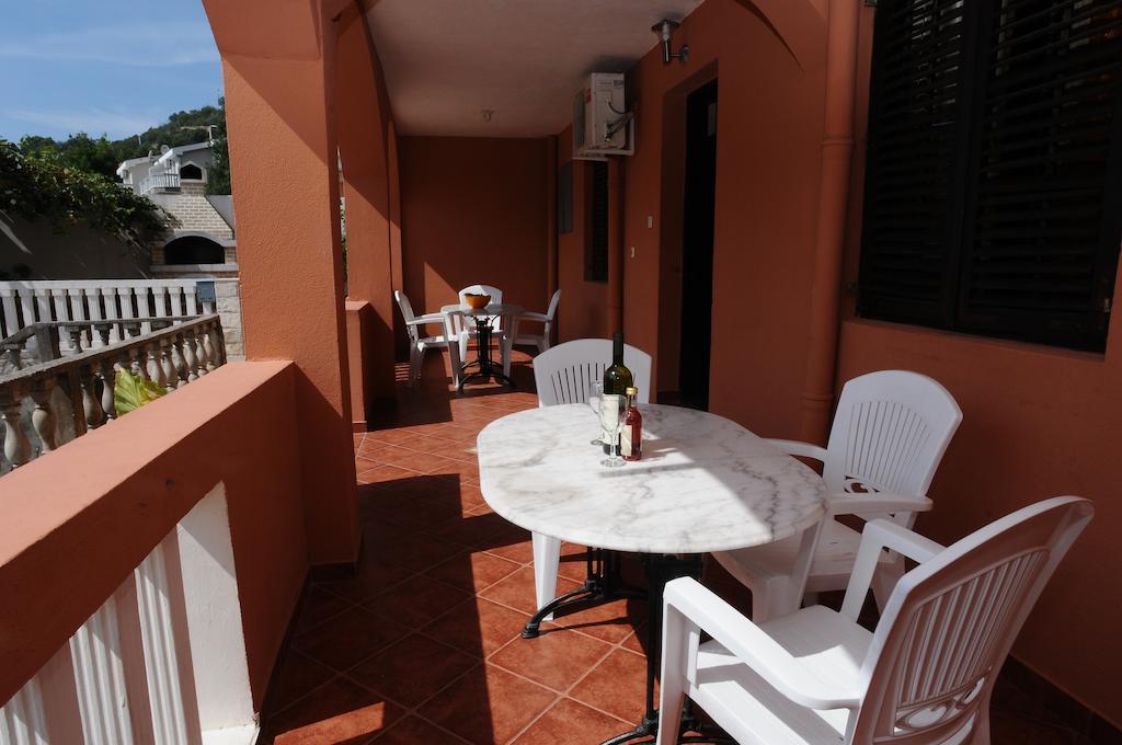 Vila Apartments Lidija Petrovac Exterior foto